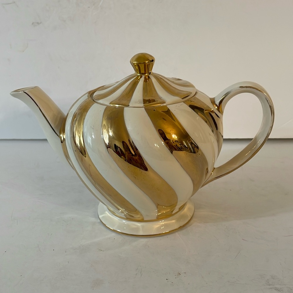 Vintage Sadler England Gold swirl teapot